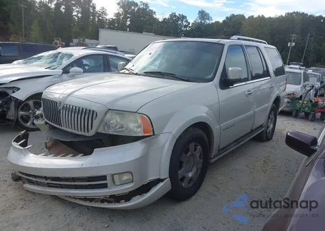 2005 Lincoln Navigator z USA, uszkodzony, nr VIN 5LMFU27575LJ14135